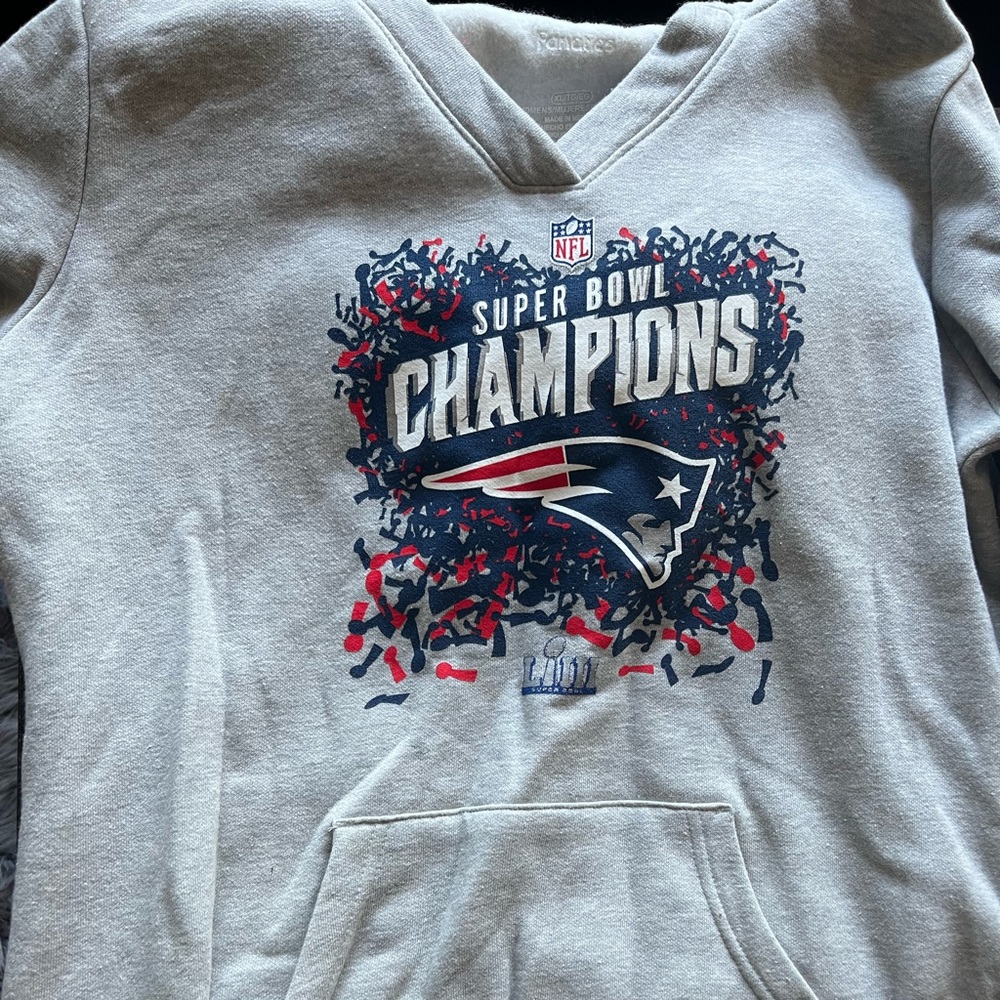 I’m selling Patriots Super Bowl hoodie :)
